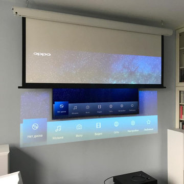 Моторизованный экран EliteScreens для проектора JVC