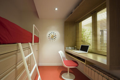 Imagen de dormitorio infantil contemporáneo de tamaño medio con paredes blancas