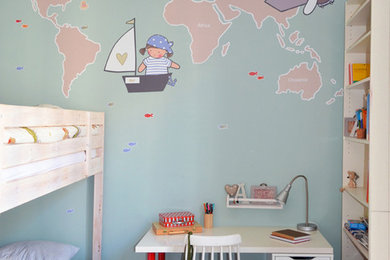 Imagen de dormitorio infantil contemporáneo de tamaño medio con paredes verdes