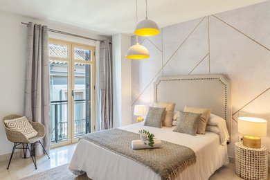 Bedroom - contemporary bedroom idea in Malaga