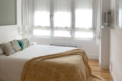 ビルバオにある北欧スタイルのおしゃれな寝室