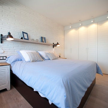 Diseño interior de vivienda con vistas al mar
