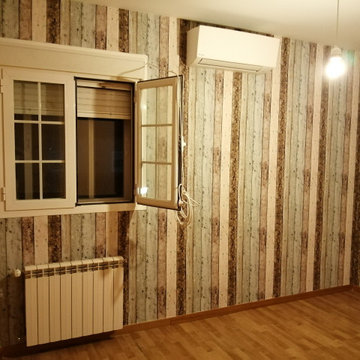 Dormitorio juvenil con papel pintado