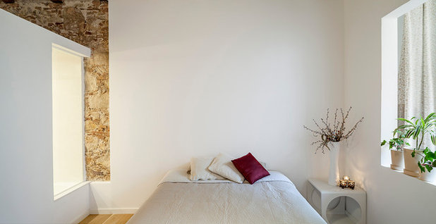 Contemporáneo Dormitorio by grup de reformes