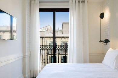 バルセロナにあるトランジショナルスタイルのおしゃれな主寝室のレイアウト