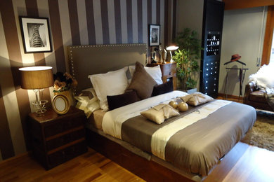 マドリードにある中くらいなミッドセンチュリースタイルのおしゃれな主寝室 (暖炉なし) のレイアウト
