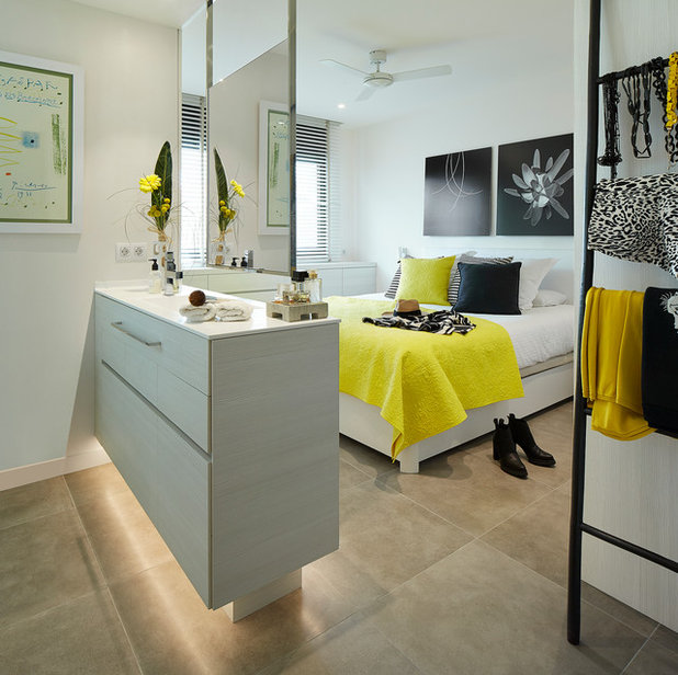 Contemporary Bedroom by MOLINS DESIGN