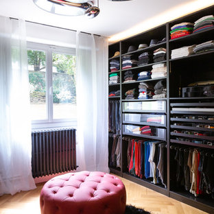 Cette photo montre un dressing et rangement tendance.
