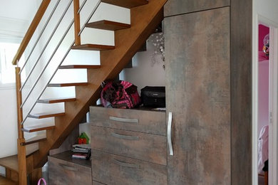 アンジェにあるお手頃価格の中くらいなインダストリアルスタイルのおしゃれな階段の写真
