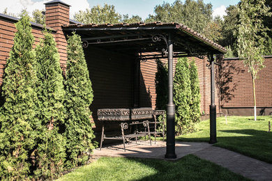 Пример оригинального дизайна: двор с летней кухней