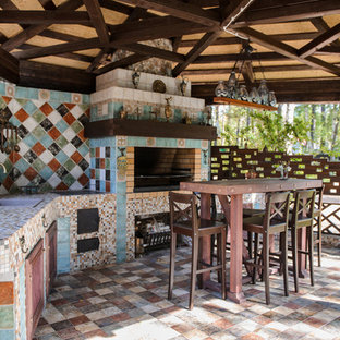 Cottage chic patio kitchen photo in Novosibirsk