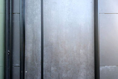 Große Moderne Haustür mit Drehtür in München