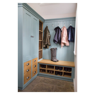 Culshaw modular Boot room in Oval Room Blue - Traditional - Entry ...