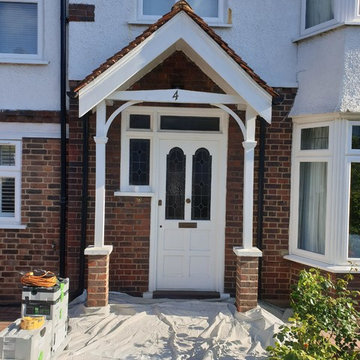 Exterior painting and decorating work to the front porch in Southfields SW18