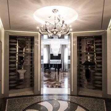 Luxury Apartment in Milan. Entrance.
