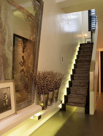 Contemporary Entrance by Kelly Hoppen Interiors