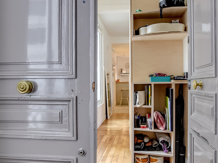 Contemporary Entry - Hall