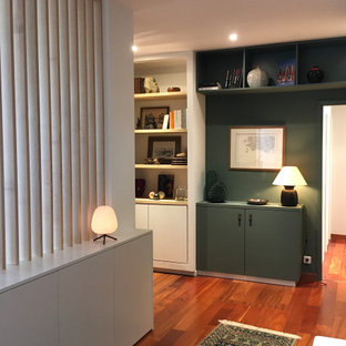 75+ Hauseingänge mit dunklem Holzboden und grüner Tür Ideen & Bilder