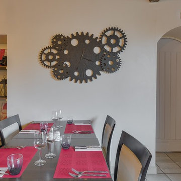 Salle de restaurant et petit salon du Manoir du Rodoir
