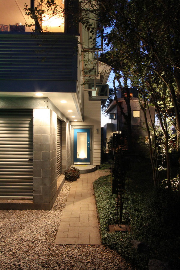 900 square foot House and Garden