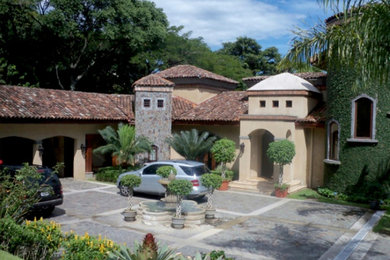 Example of a tuscan entryway design in Other
