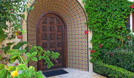 28 Beautiful Entrances That Make a Big Statement Too