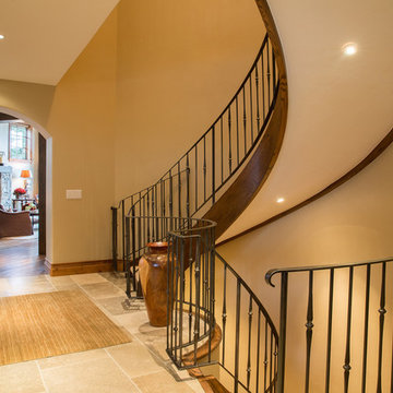 Open Entryway from Staircase to Living Room