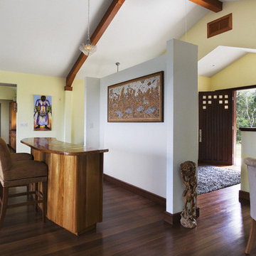Belize Residence: Foyer, Bar, Kitchen