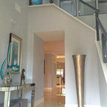 Boca Modern, Foyer