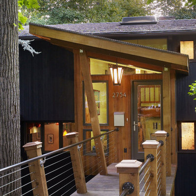 Example of a trendy entryway design in DC Metro with a glass front door
