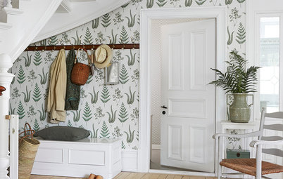 7 Reasons to Consider Victorian-style Botanical Wallpaper