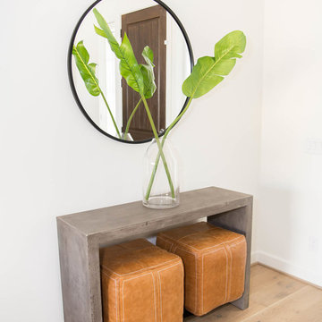 BW Minimal Transitional Design