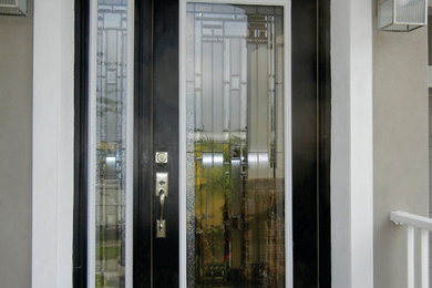 タンパにあるトラディショナルスタイルのおしゃれな玄関の写真
