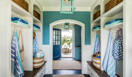 10 Bold Paint Colors to Perk Up an Entryway