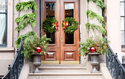 Show Us Your Decorated Front Door