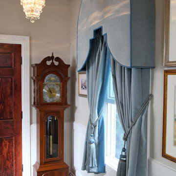 Colonial Foyer