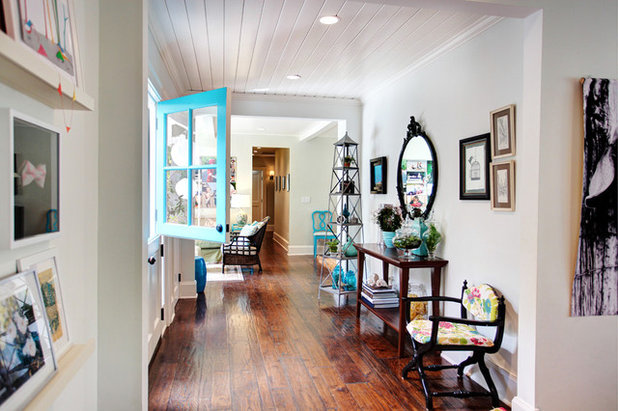 Transitional Entry by S / Wiley Interior Photography