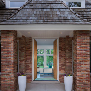 Contemporary design and finishes - Entry