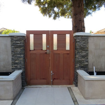 Contemporary Double Wooden Courtyard Gates with Stainless Steel Gate Latch