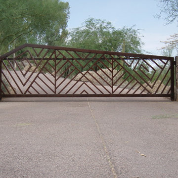 Contemporary Drive Gate