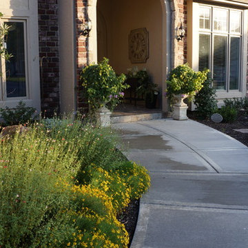 Curved Sidewalk adds Elegance