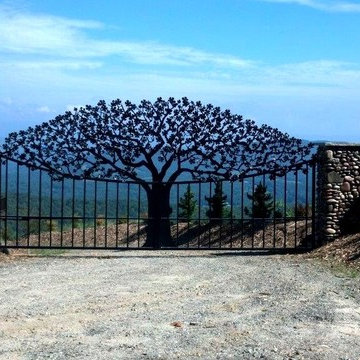 Custom Driveway Gates and Entrance Design
