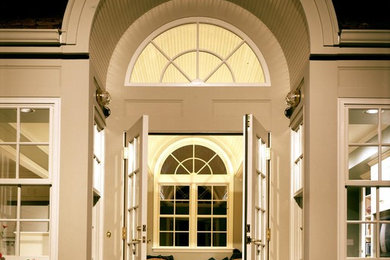 Inspiration for a classic entrance in Seattle.