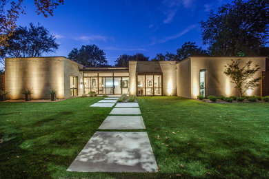 Entryway - modern entryway idea in Dallas