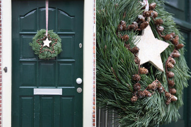 Example of a classic entryway design in Amsterdam