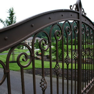 Example of an entryway design in Austin