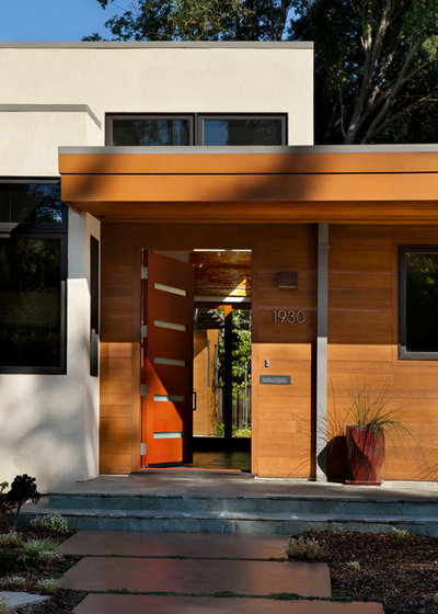 Modern Entry by SDG Architecture, Inc.
