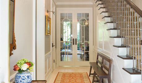 Houzz Tour: Traditional Meets Transitional in a Townhouse