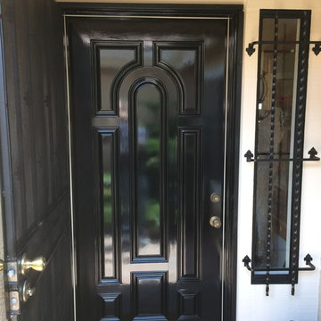 Enry door in black high lacquer