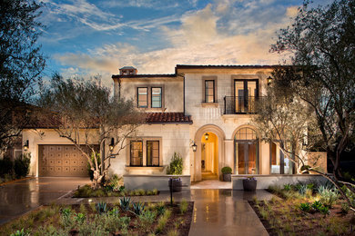 Example of a tuscan entryway design in Orange County